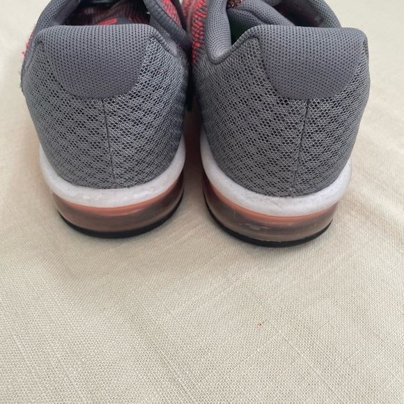 Nike Womens 852465-003 Gray & Pink Air Max Sequent 2 Size 8. Running Shoes EUC - Picture 5 of 8